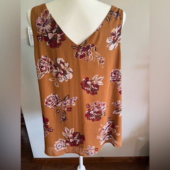Maurices Size 0 cognac tank with floral print - Picture 4 of 5